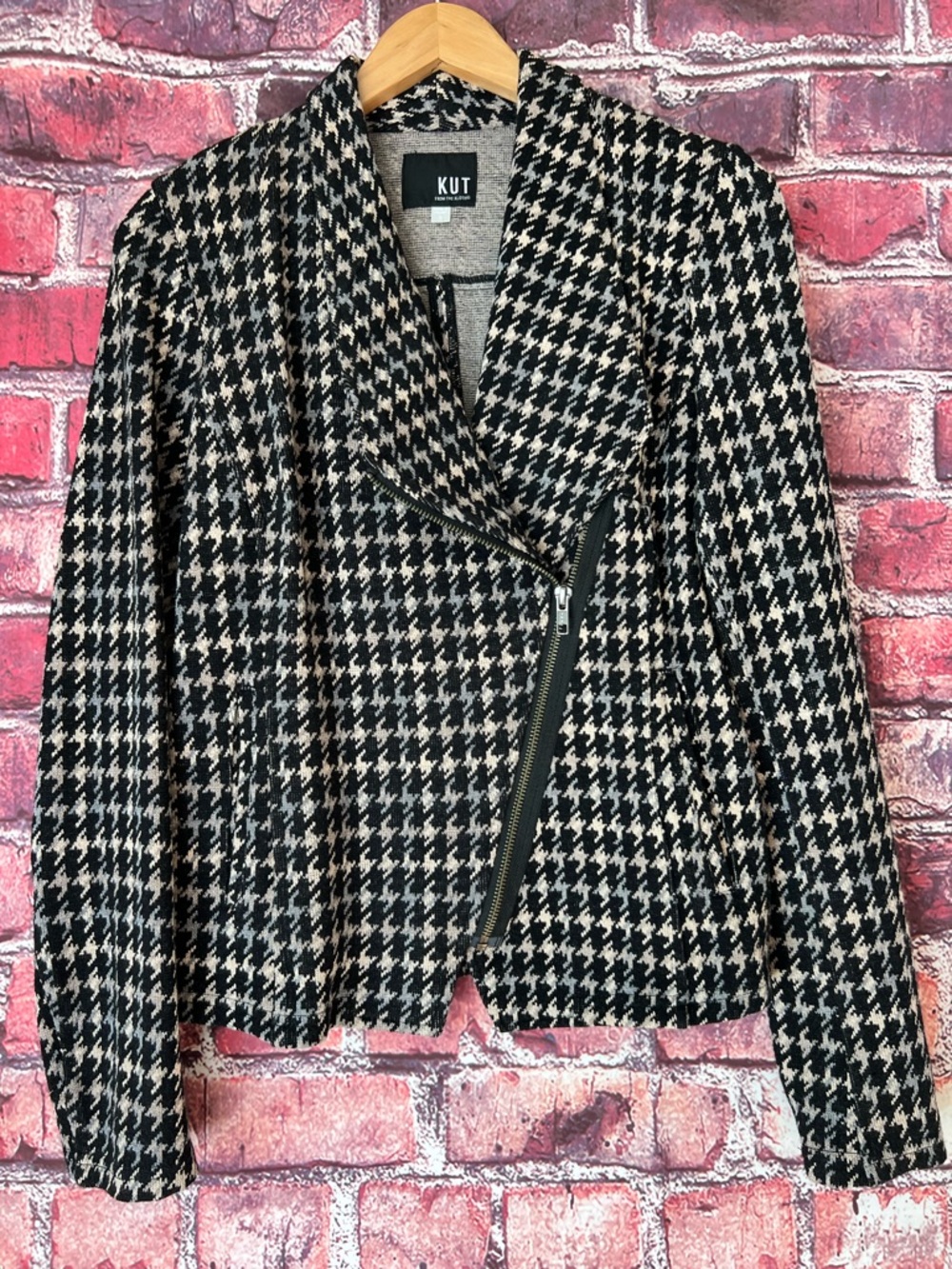 KUT from the Kloth Houndstooth Asymmetric Zip Blazer Small Black White